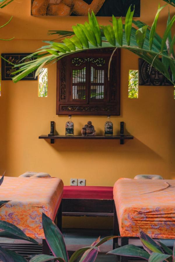Giri Sari Guest House 페무테란 외부 사진