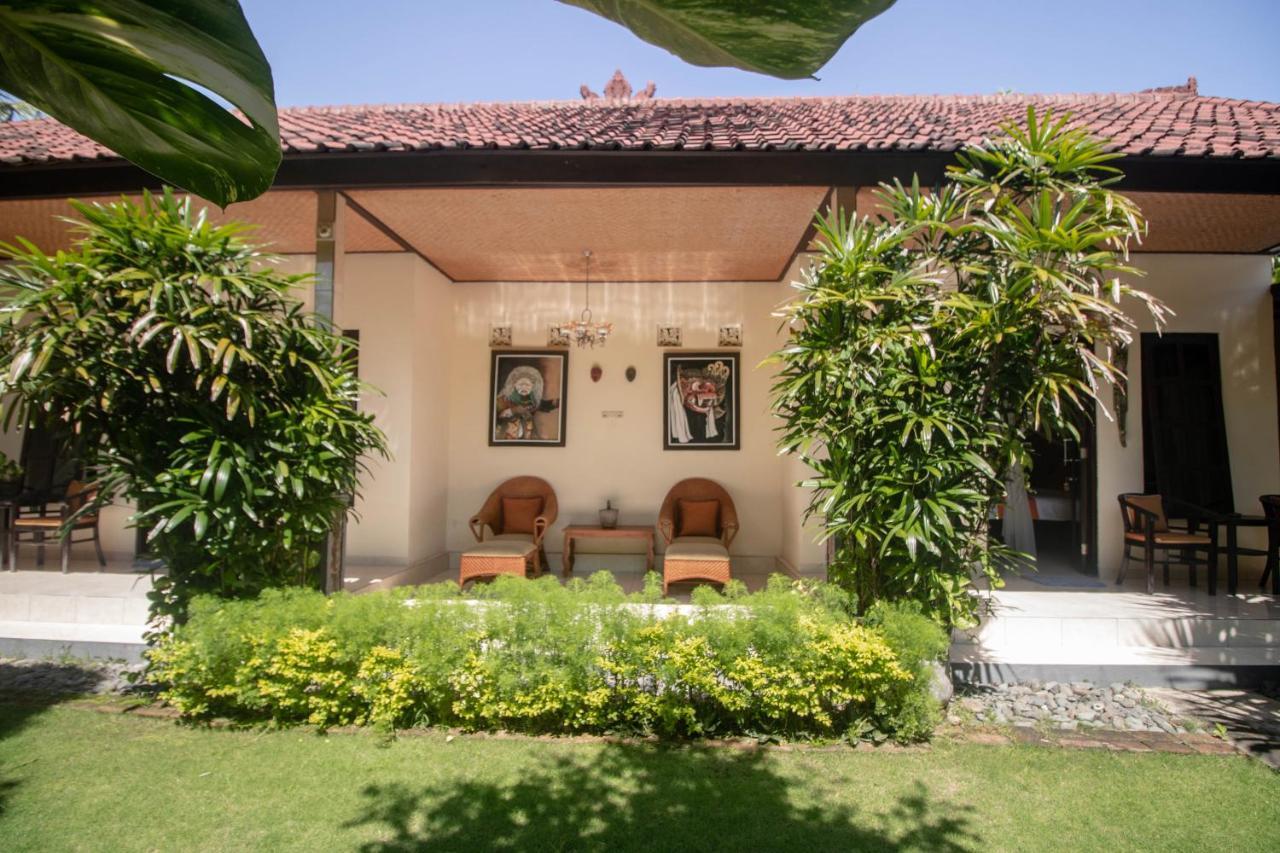 Giri Sari Guest House 페무테란 외부 사진