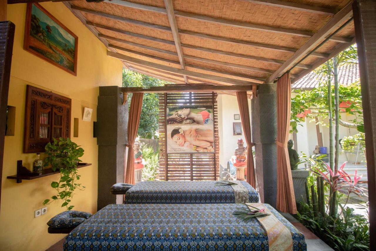 Giri Sari Guest House 페무테란 외부 사진