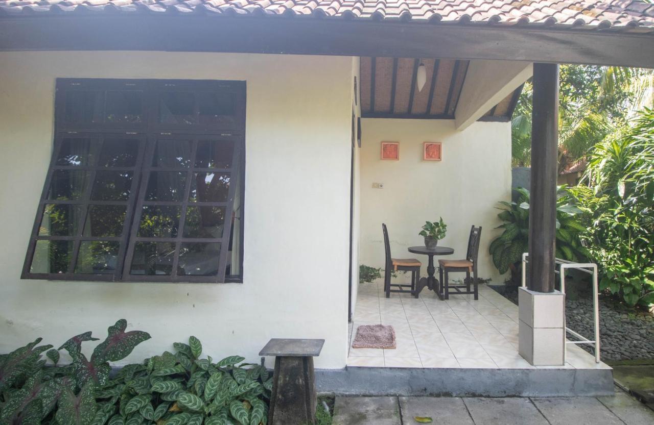 Giri Sari Guest House 페무테란 외부 사진