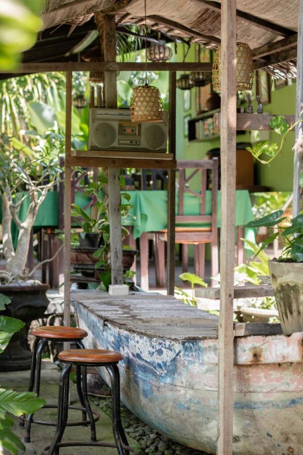 Giri Sari Guest House 페무테란 외부 사진