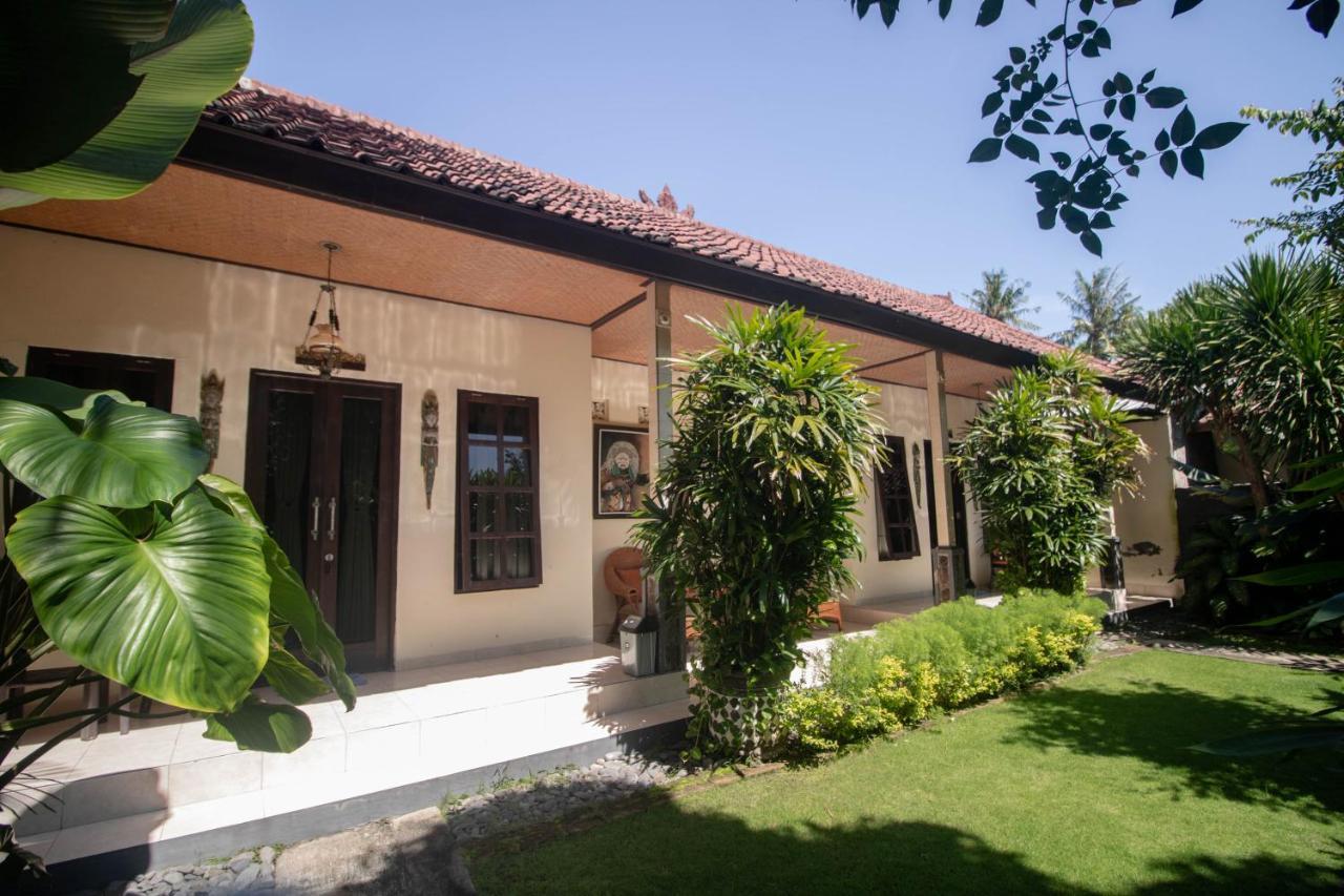 Giri Sari Guest House 페무테란 외부 사진