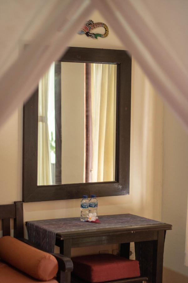 Giri Sari Guest House 페무테란 외부 사진