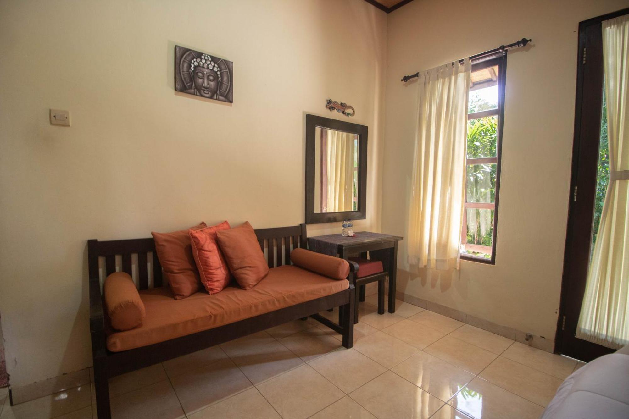 Giri Sari Guest House 페무테란 외부 사진