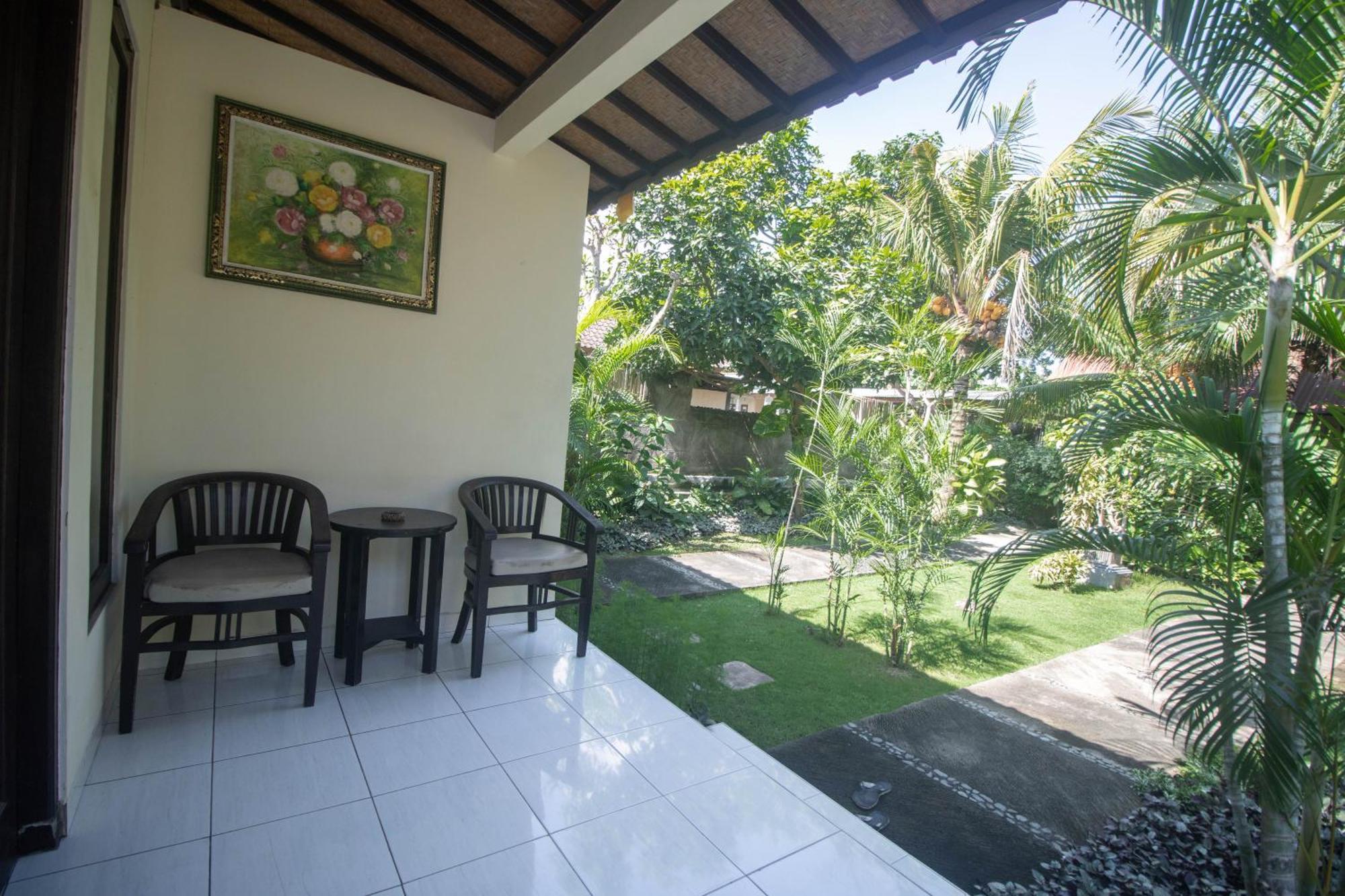 Giri Sari Guest House 페무테란 외부 사진