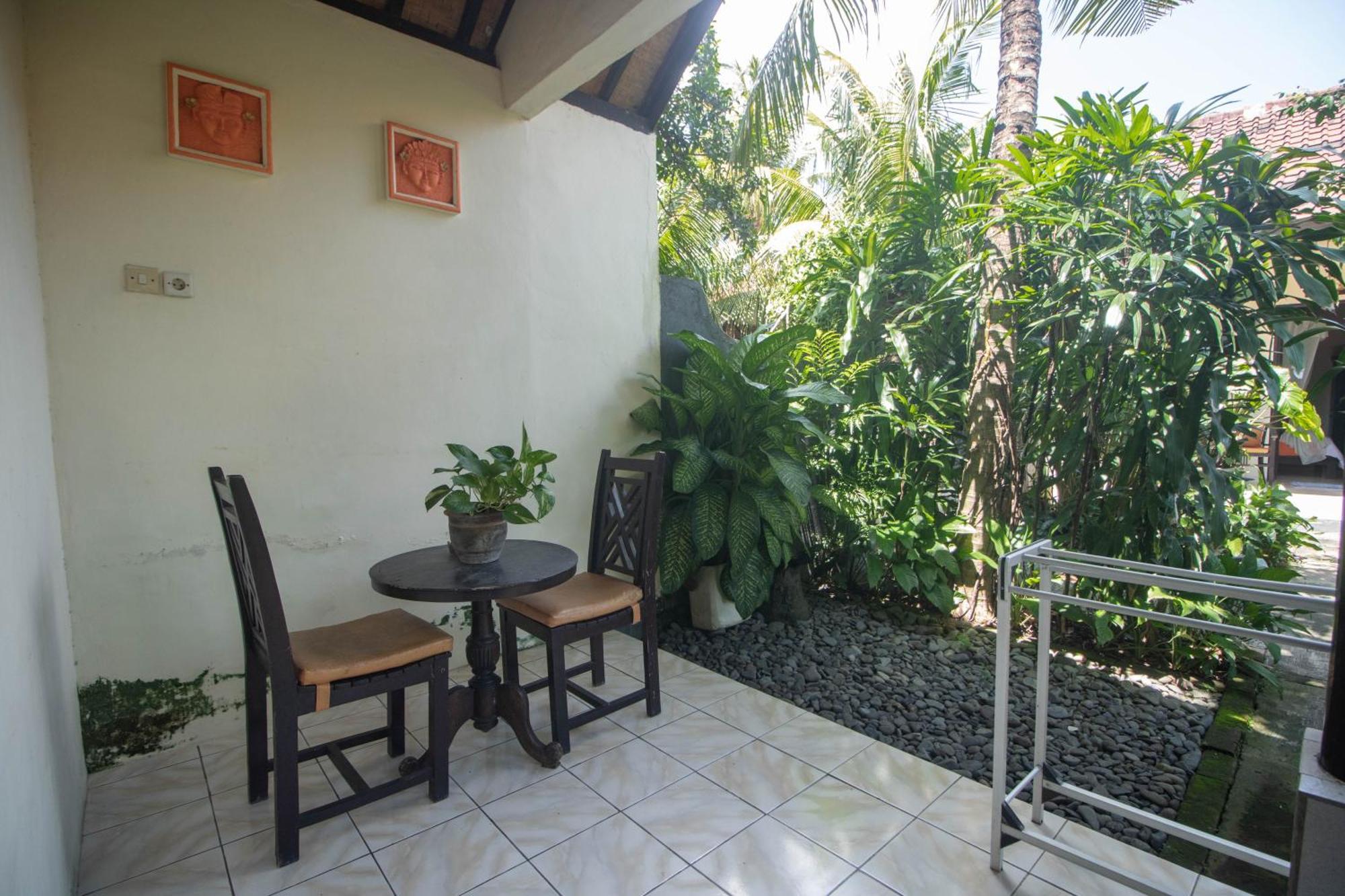 Giri Sari Guest House 페무테란 외부 사진
