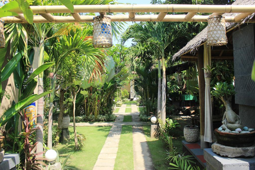 Giri Sari Guest House 페무테란 외부 사진